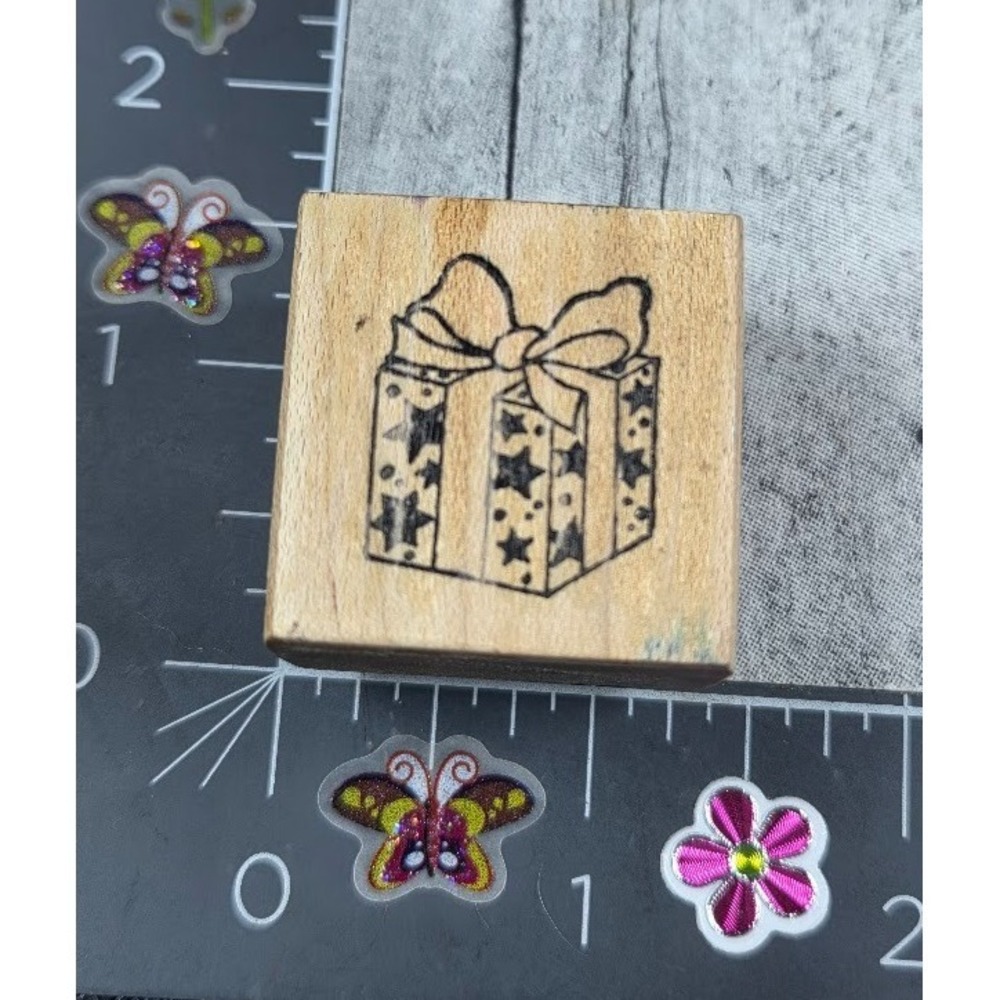 PSX Designs Gift Present Stars Bow Ribbon Rubber Stamp Wood #S60